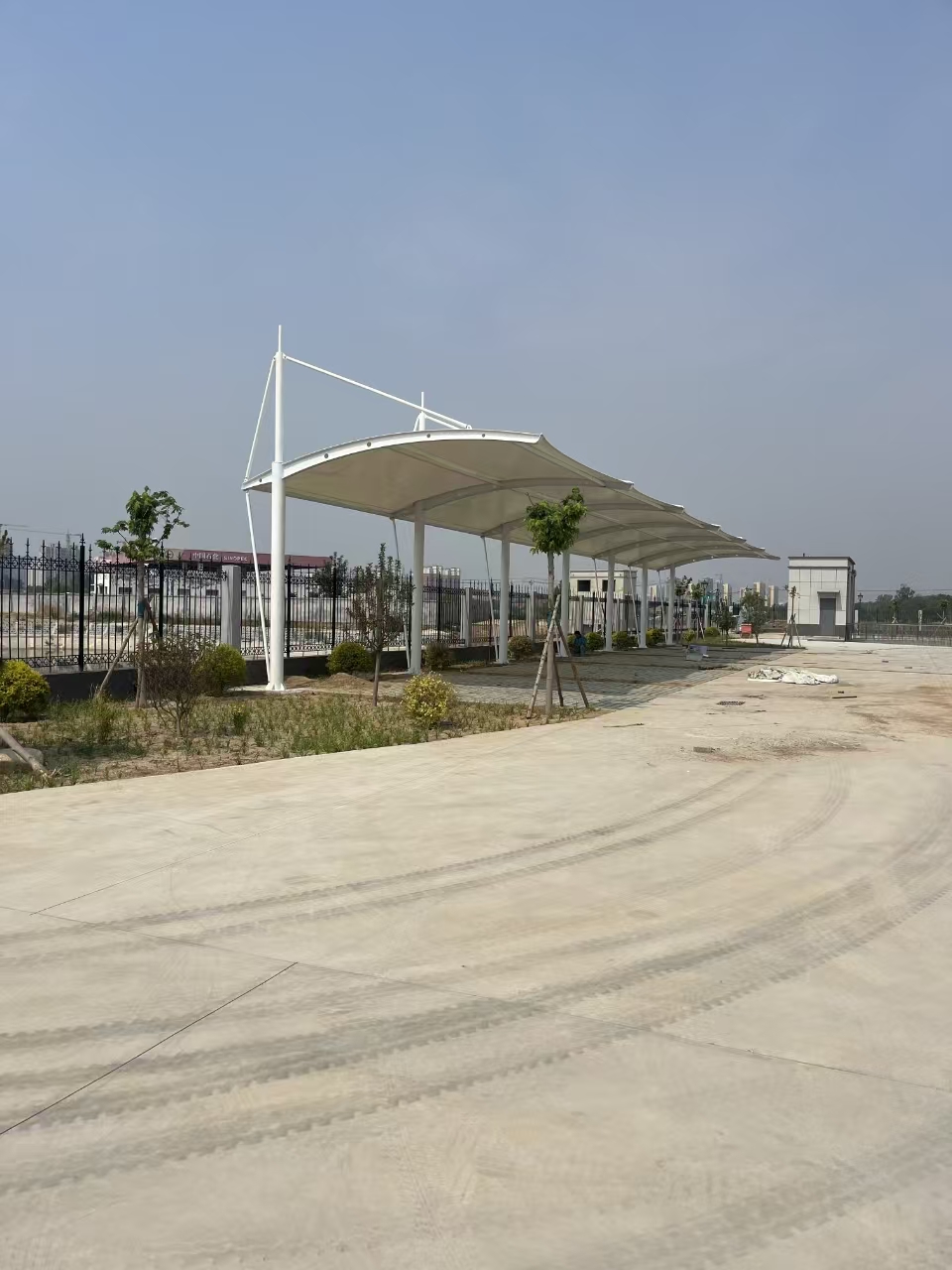 平顶充电桩停车棚