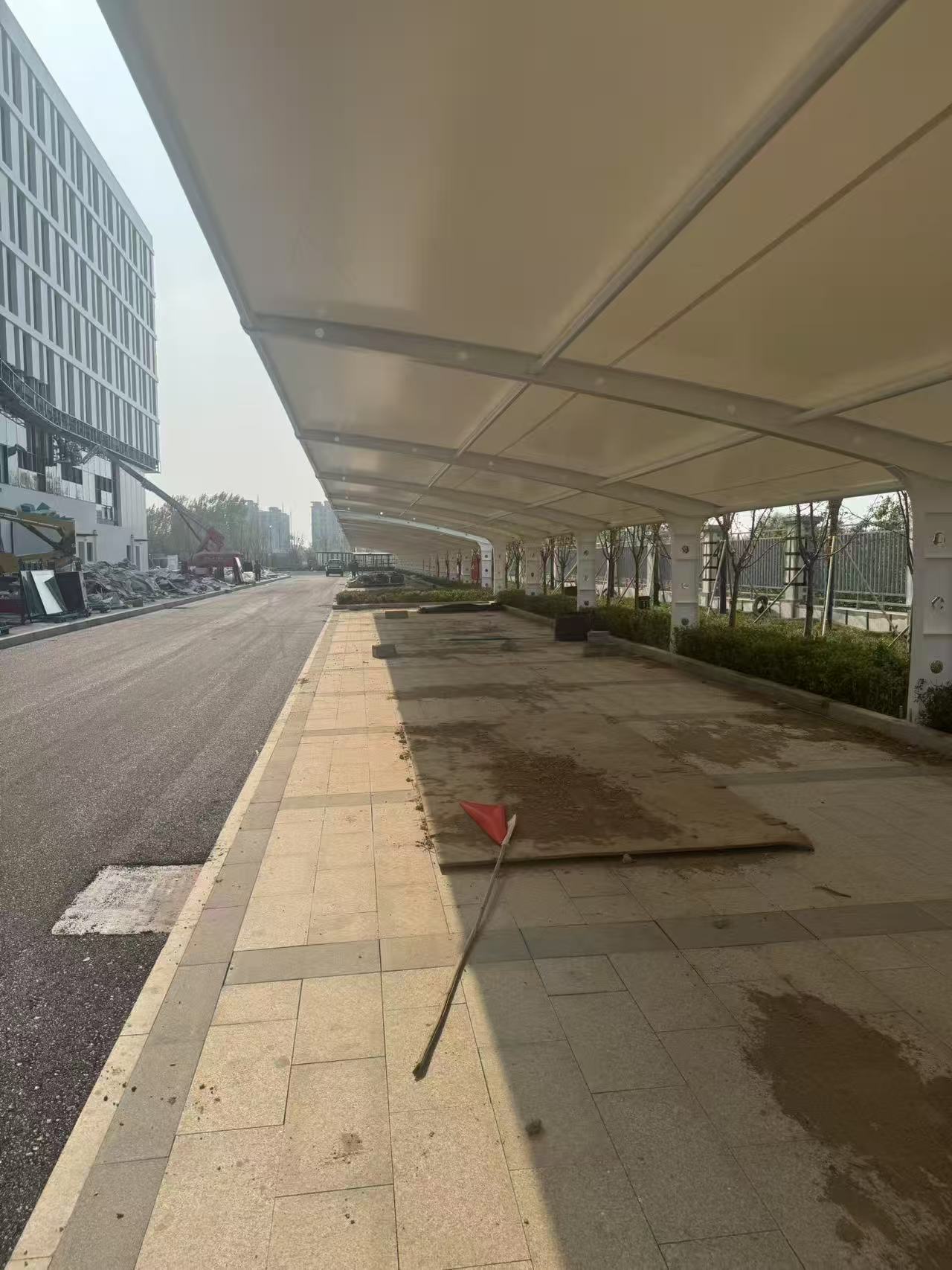 防水充电桩停车棚