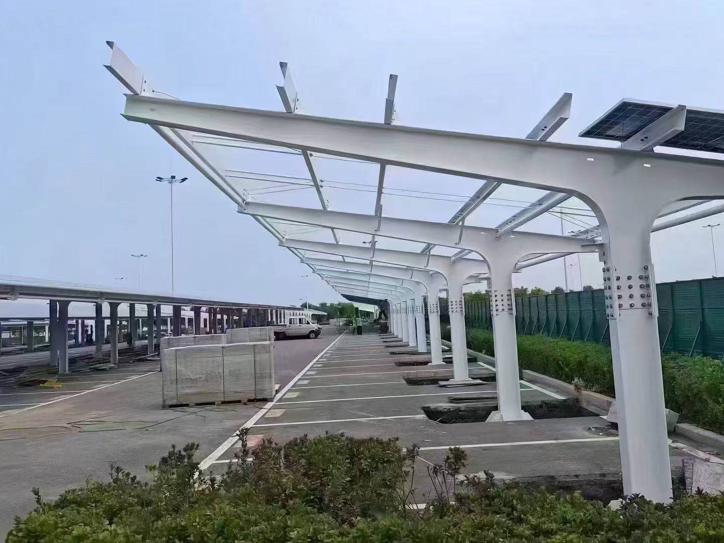 双坡光伏膜结构停车棚